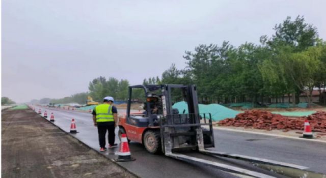 桓台县东陈路改扩建工程第二总监办组织安全生产月专项大检查